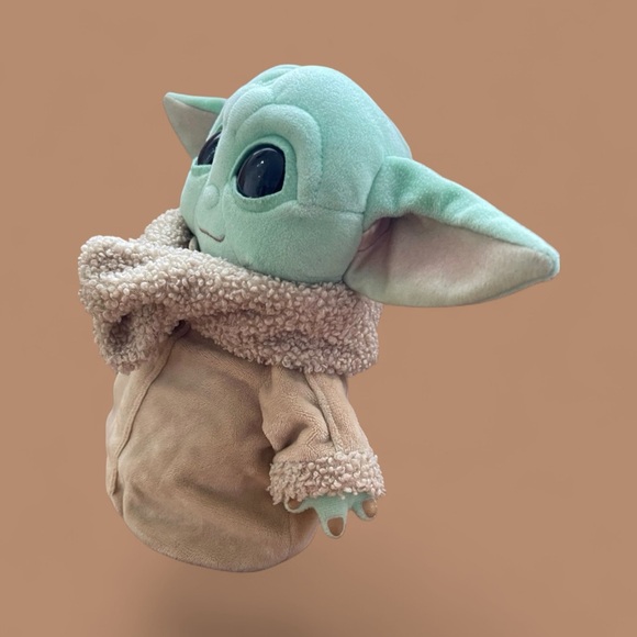 Star Wars Plush Toy, Grogu Soft Doll From the Mandalorian, 8-In Figure - Picture 4 of 6